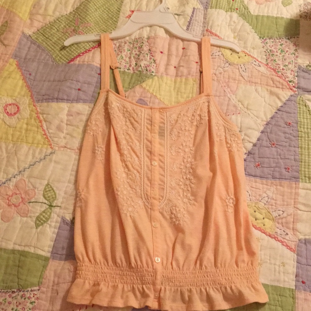 Peach colored tank top